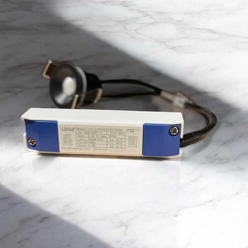 Mini spot LED encastrable - Noir - 3W - 40° - PEWEE