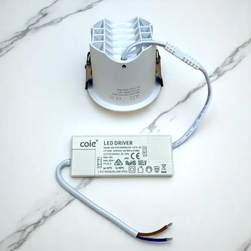 RV - Spot LED encastré rond blanc 7W, couleurs au choix - Miror