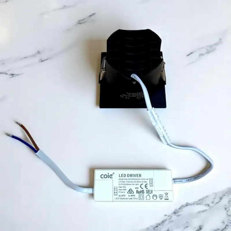 RV - Spot LED encastré carré noir 10W, couleurs au choix - Miror