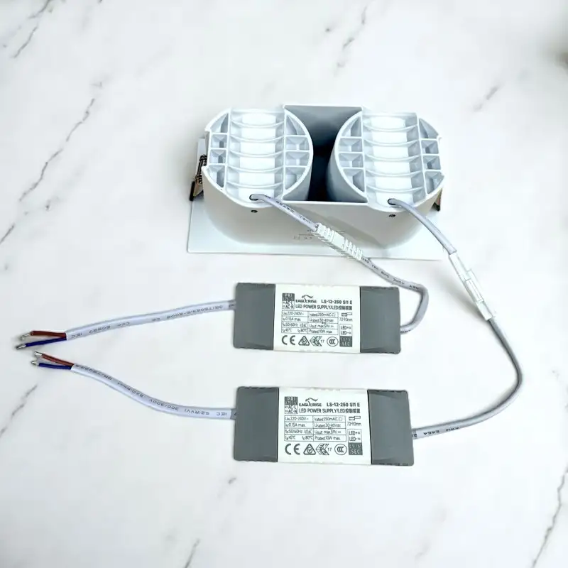 RV - Spot LED encastré double carré blanc 20W, couleurs au choix - Miror