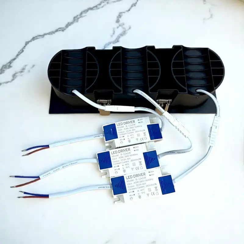 RV - Spot LED encastré triple carré noir 30W, couleurs au choix - Miror