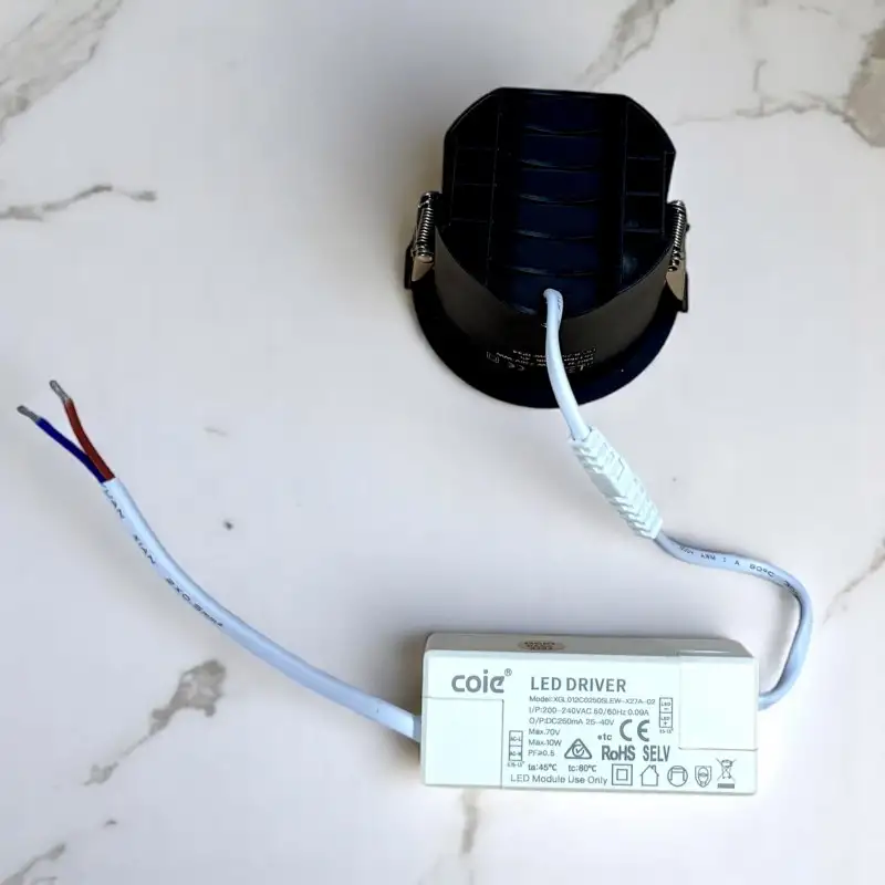 RV - Spot LED encastré rond noir 10W, couleurs au choix - Miror