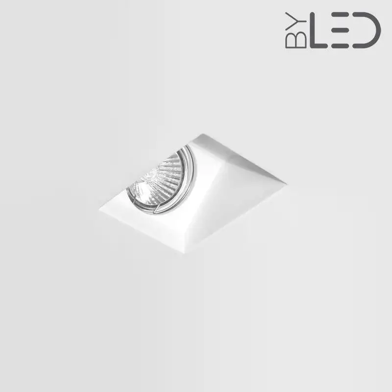 Spot encastrable en plâtre carré oblique STAFF