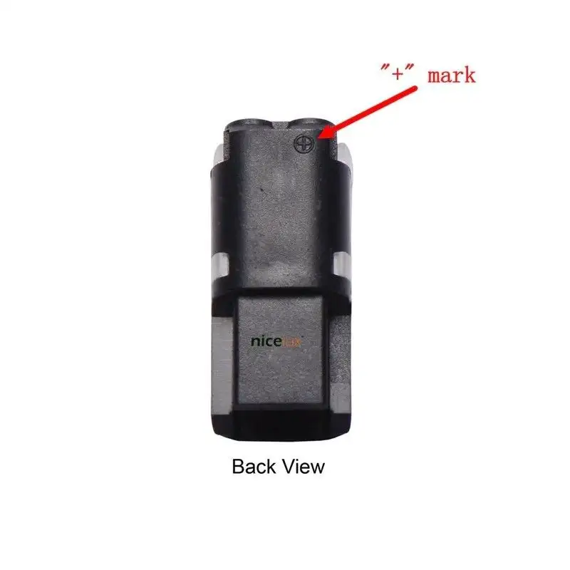 Fiche à sertir 2 pôles – La paire Fiche à sertir 2 pôles – La paire