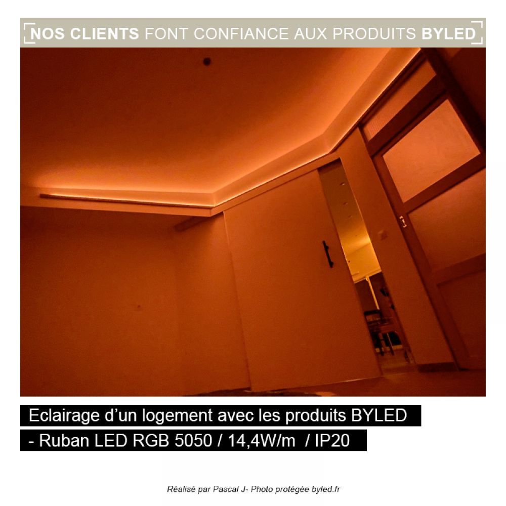 Ruban LED RGB multicolore - 14,4W/m - IP20 - 60 LED/m - 5050 - 5m - 24V - Vue supplémentaire