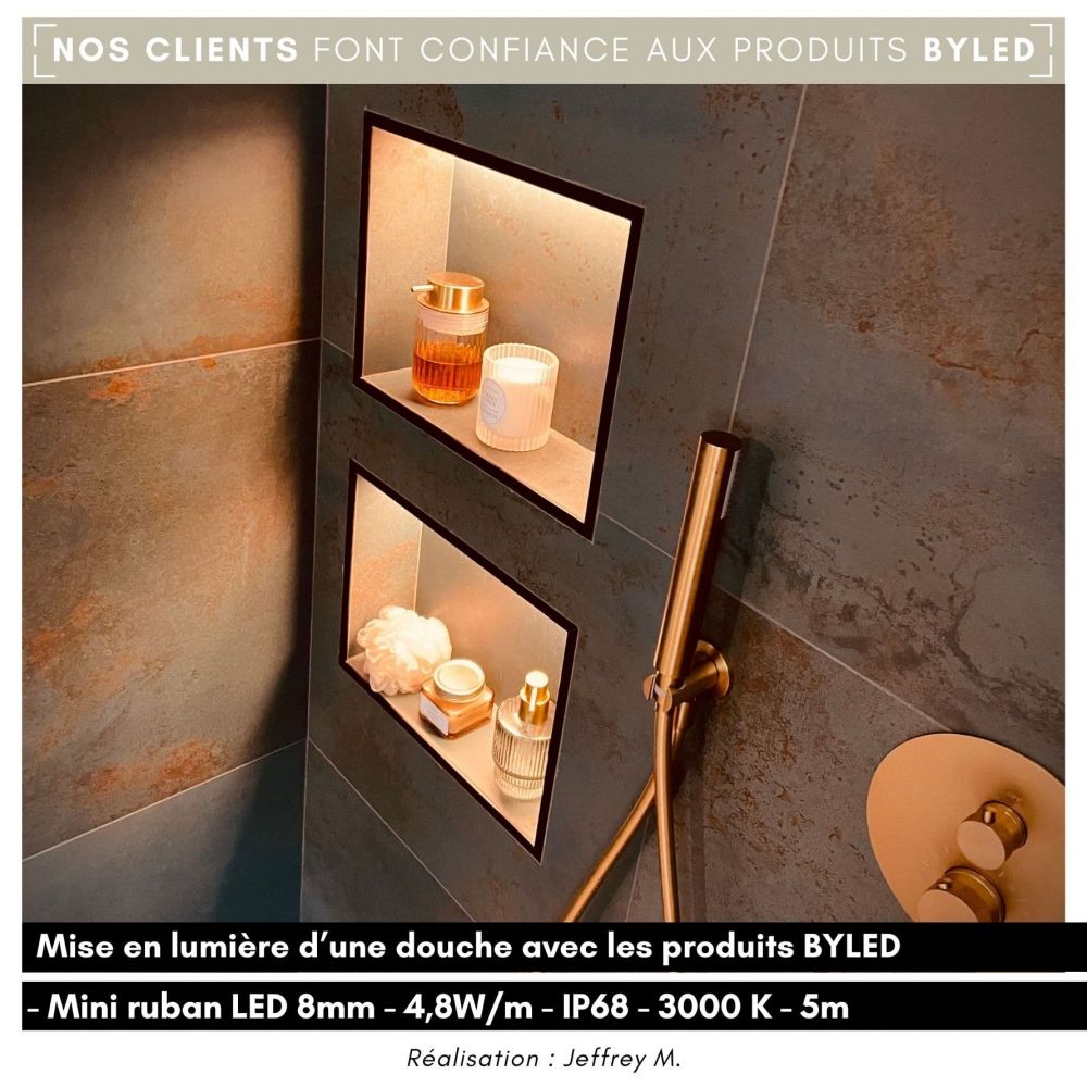 Mini ruban LED 7,5mm de large - 4,8W/m - IP68 - Blanc - 120 LED/m - 2835E - 5m - 24V - Vue supplémentaire