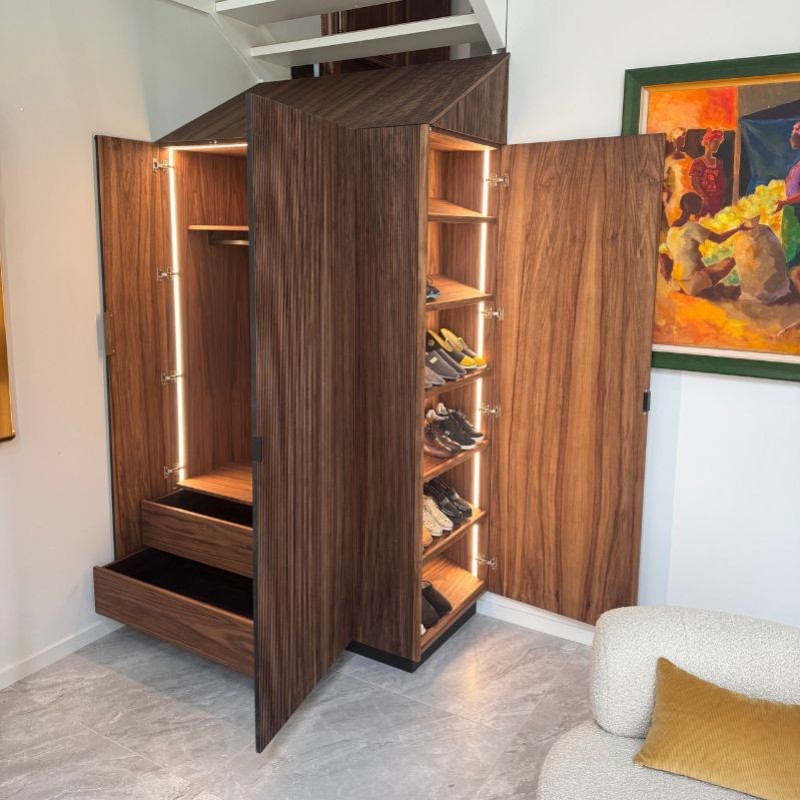 Illuminez vos créations en bois avec la magie des Néons LED flexibles